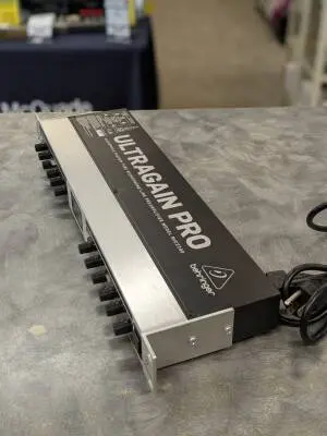 Behringer - MIC2200 V2 2